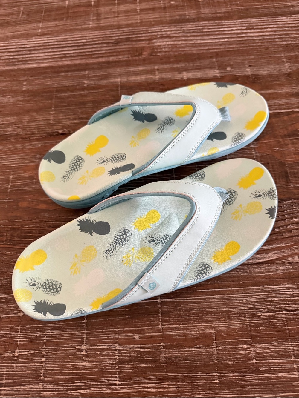 Women’s Spenco Light Aqua Blue Pineapple Print Flip Flop Sandals
